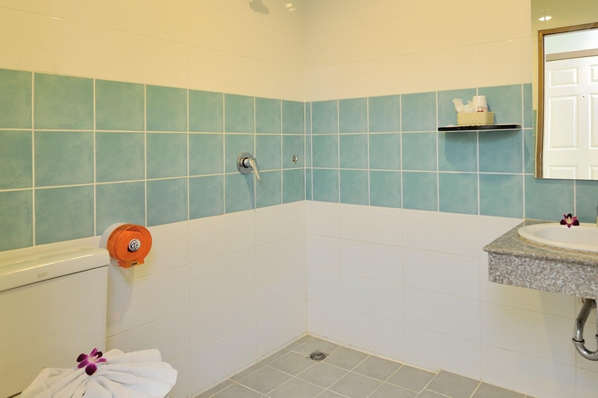 Pimrada Hotel Patong Ngoại thất bức ảnh