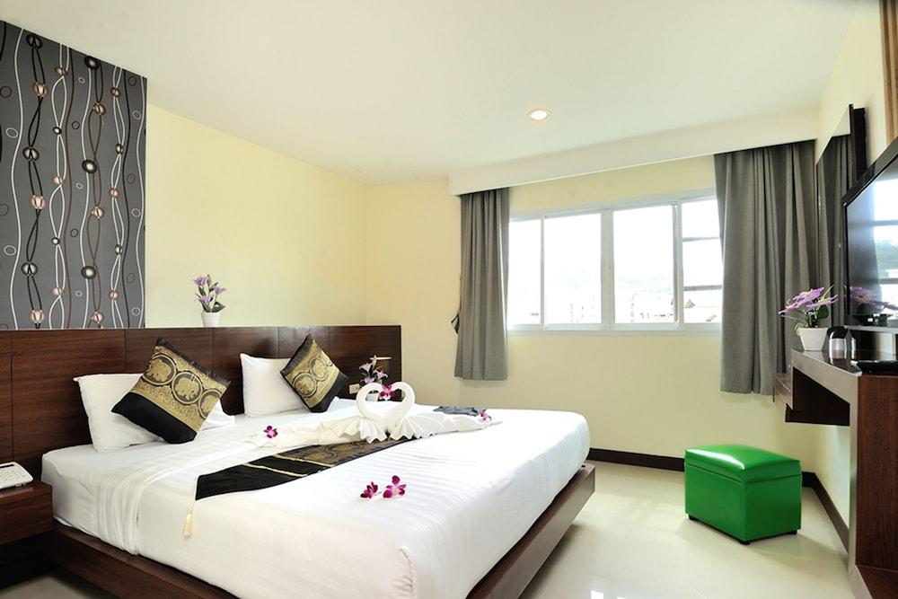 Pimrada Hotel Patong Ngoại thất bức ảnh