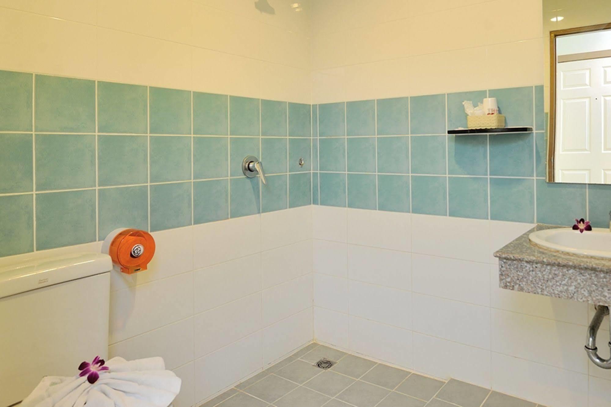 Pimrada Hotel Patong Ngoại thất bức ảnh