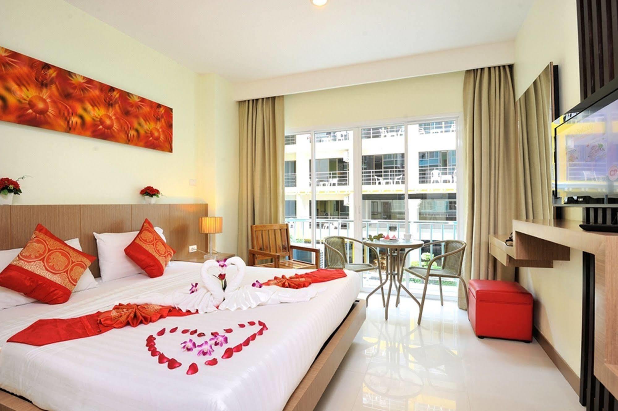 Pimrada Hotel Patong Ngoại thất bức ảnh