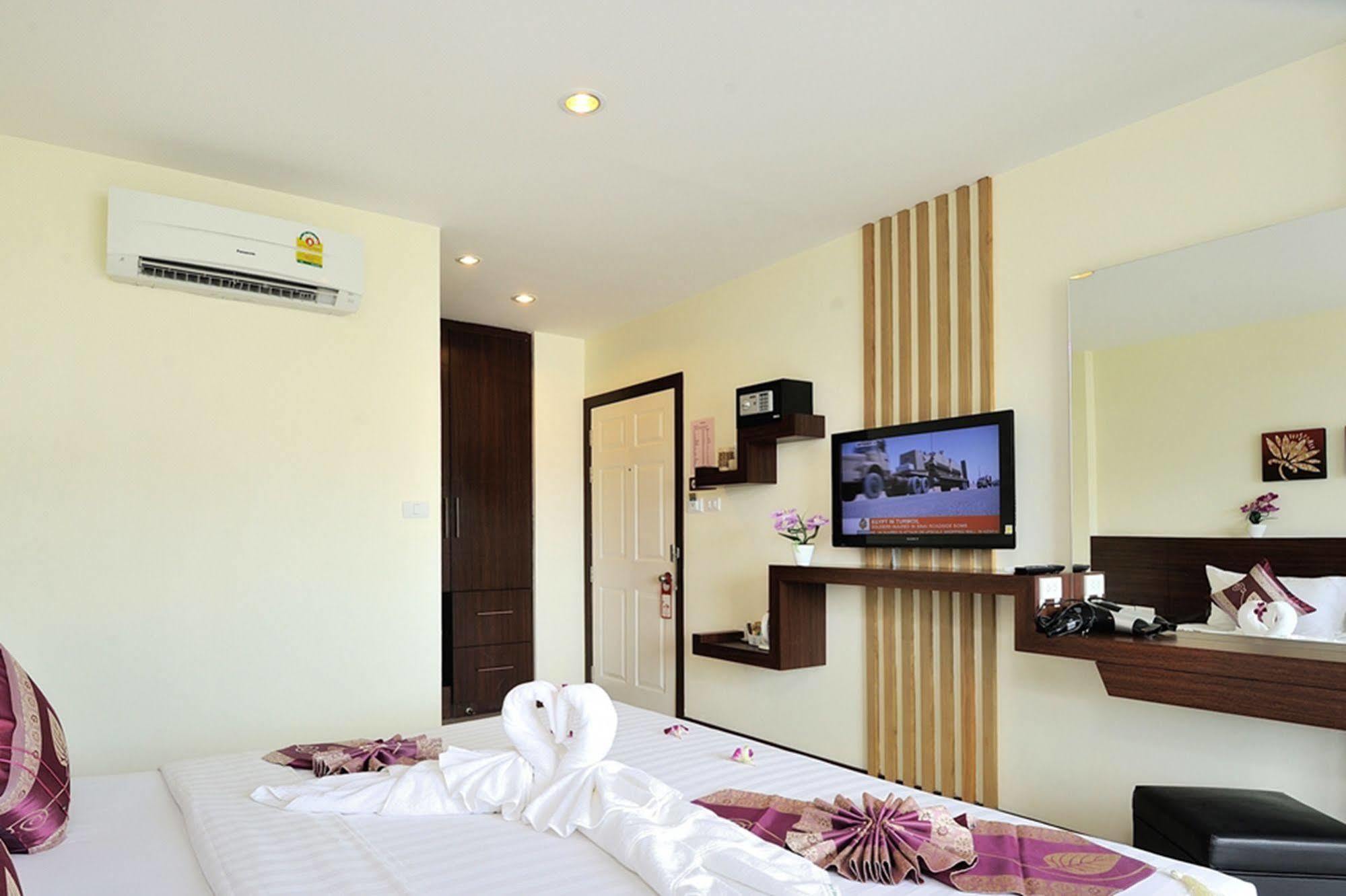 Pimrada Hotel Patong Ngoại thất bức ảnh