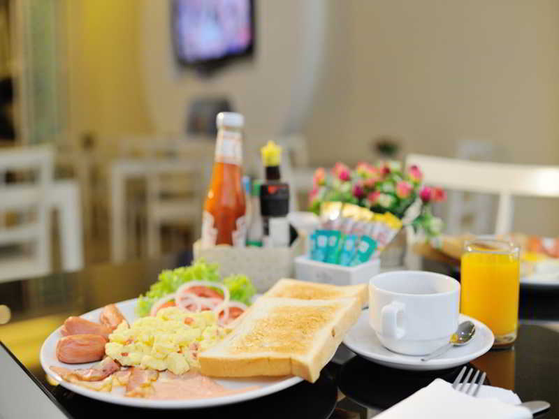 Pimrada Hotel Patong Ngoại thất bức ảnh